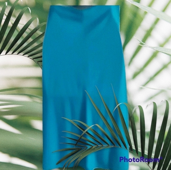 Convert Into Style Dress Size Medium - Picture 3 of 9